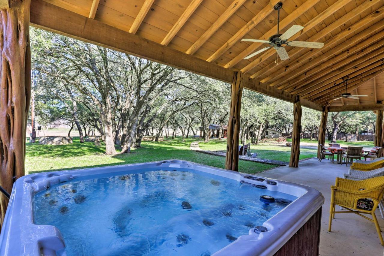 Riverfront Blanco Home With Shaded Porch And Hot Tub Εξωτερικό φωτογραφία