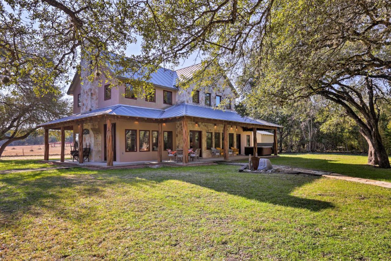 Riverfront Blanco Home With Shaded Porch And Hot Tub Εξωτερικό φωτογραφία