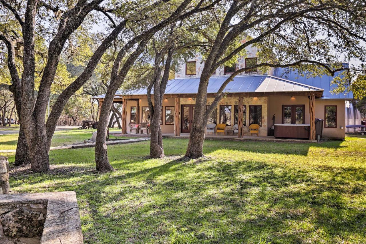 Riverfront Blanco Home With Shaded Porch And Hot Tub Εξωτερικό φωτογραφία