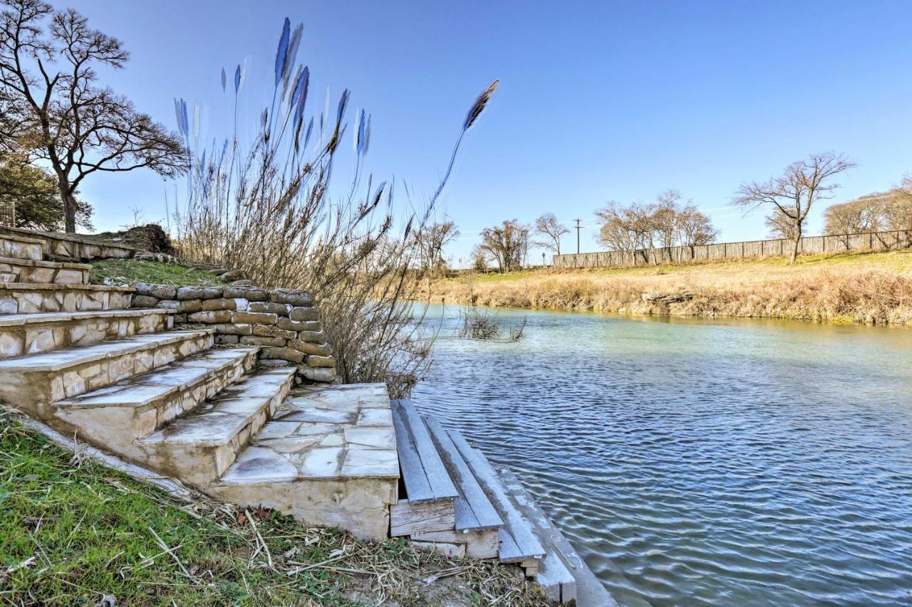 Riverfront Blanco Home With Shaded Porch And Hot Tub Εξωτερικό φωτογραφία